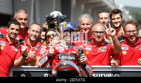 Hohenstein Ernstthal, Allemagne. 18 juin 2022. MotoGP Liqui Moly Motorrad Grand Prix Deutschland au circuit Sachsenring, Hohenstein-Ernstthal, Allemagne. Photo : Francesco Bagnaia (ITA) de l'équipe Ducati Lenovo première dans la qualification Banque D'Images