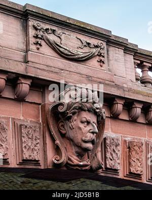 Moltkebrücke, pont Moltke. Pont en grès rouge sur la Spree tête Von Blücher, sculpture et détails sculpturaux, Mitte-Berlin, Allemagne Banque D'Images