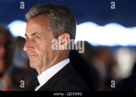 Suresne, France. 18th juin 2022. Nicolas Sarkozy lors de la cérémonie commémore du 82ème anniversaire de l'appel à la résistance du général Charles de Gaulle du 18 juin 1940, au mémorial du Mont-Valérien, à Suresne, France, le 18 juini 2022. Président français lors d'une cérémonie marquant le 82nd anniversaire de l'appel de résistance de feu le général Charles de Gaulle à 18 juin 1940, au mémorial du Mont Valerien à Suresnes, près de Paris, en France, sur 18 juin 2022. Photo de Stephane Lemouton/Pool/ABACAPRESS.COM crédit: Abaca Press/Alay Live News Banque D'Images