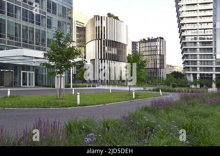 Des développements commerciaux et résidentiels modernes sont situés dans le quartier de Pankrac, à Prague, en République tchèque. Banque D'Images