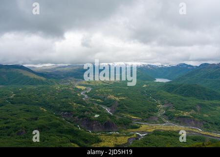 Mont St Helens lors d'une journée brumeuse en juin Banque D'Images