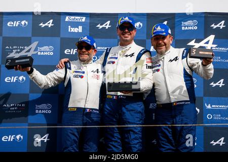 Podium, FOURNIER Anthony (fra), Race Cars Consulting, Alpine A110 CUP, ROY Frédéric (fra), Chazel Techonologie course, Alpine A110 CUP, RICHARD Laurent (bel), Herrero Racing, Alpine A110 CUP, Portrait pendant la ronde 3rd de la coupe d'Europe alpine 2022, de 17 juin à 19 sur le circuit Zandvoort à Zandvoort, pays-Bas - photo Julien Delfosse / DPPI Banque D'Images