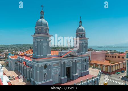 Vue latérale de la basilique de la cathédrale notre-Dame de l'Assomption à Santiago de Cuba, Cuba Banque D'Images