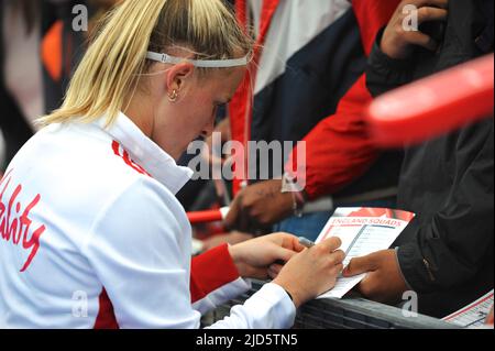 Stratford, Londres, Royaume-Uni. 18th juin 2022. Peu de temps après la fin d’un match palpitant et étroitement disputé entre les équipes nationales de hockey féminin anglaise et belge au Lee Valley Hockey Centre, Parc olympique Queen Elizabeth, Stratford, Londres, Royaume-Uni. La Belgique a pris une première place dans le match marquant un but au premier trimestre, l'Angleterre prenant jusqu'au troisième trimestre pour égaler le score. Redit: Michael Preston/Alay Live News crédit: Michael Preston/Alay Live News Banque D'Images