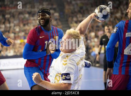 FIROO : 06/18/2022, handball, saison 2022/2023, Ligue des Champions EHF, finale 4 semi-finale THW Kiel - FC Barcelona duels Patrick Wiencek Banque D'Images