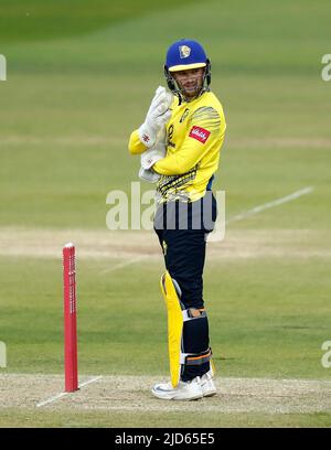 CHESTER LE STREET, ROYAUME-UNI. 17th JUIN Ollie Robinson, de Durham, réagit lors du match Blast Vitality T20 entre Durham et Yorkshire, au Seat unique Riverside, Chester le Street, le vendredi 17th juin 2022. (Crédit : will Matthews | MI News) crédit : MI News & Sport /Alay Live News Banque D'Images