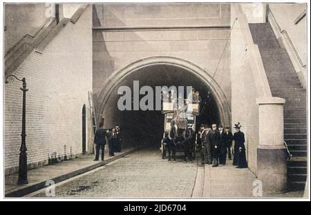 L'entrée du tunnel de Blackwall, Londres, reliant Blackwall à East Greenwich. Version colorisée de : 10012127 Date: 1897 Banque D'Images