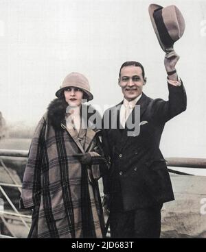 Rudolph Valentino arrive en Angleterre avec son épouse Natacha Rambova, après avoir traversé l'Atlantique à bord de la version colorisée 'Aquitania' de : 10051660 Date: 1923 Banque D'Images