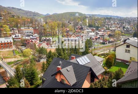 Vue aérienne de Szczawnica, l'une des plus anciennes stations thermales de Pologne. Banque D'Images