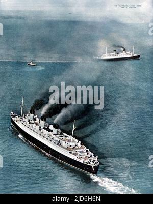 Photographie des deux grands paquebots 'Queen Mary', au premier plan, et 'Queen Elizabeth', en haut à droite. La reine Elizabeth entrait régulièrement en service entre Southampton et New York, tandis que la reine Mary entrait à Southampton pour être réadiée pour son prochain passage à travers l'Atlantique. Version colorisée de : 10216333 Date: 1947 Banque D'Images