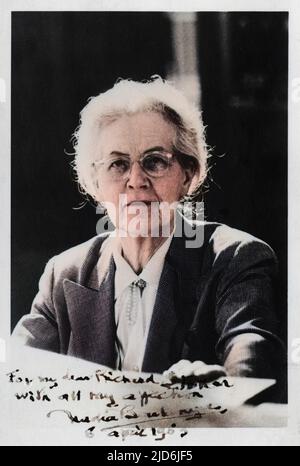 NADIA-JULIETTE BOULANGER (1887-1979), enseignante et chef d'orchestre de musique française. Ses élèves étaient Aaron Copland, Roy Harris, Lennox Berkeley, Virgile Thomson et Leonard Bernstein. Version colorisée de : 10065880 Date : début 1960s Banque D'Images