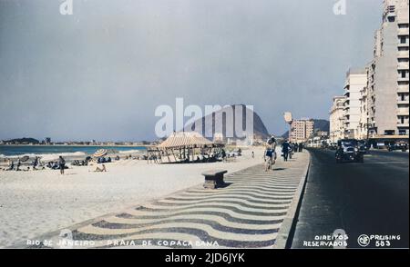 Plage de Copacabana - Rio de Janeiro, Brésil version colorisée de : 10285613 Date: Vers 1930s Banque D'Images