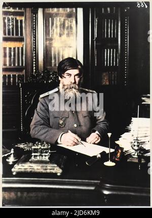 VLADIMIR MIKHAÏLOVICH BEKHTEREV, neurologue russe, portant un uniforme reflétant son statut dans la hiérarchie médicale soviétique. Version colorisée de : 10152455 Date: 1857 - 1927 Banque D'Images