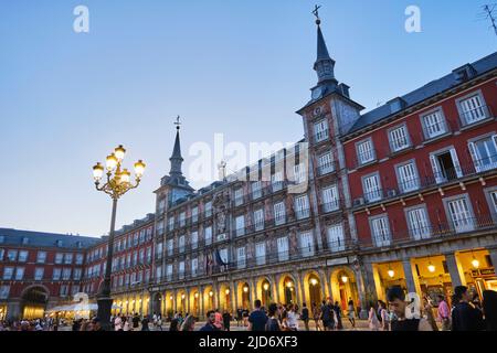 Plaza Mayor à Madrid, Espagne. L'une des icônes les plus importantes de Madrid, capitale de l'espagne. Banque D'Images