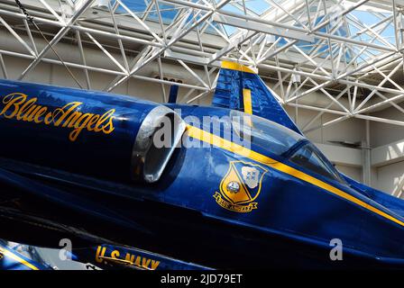 Les jets Blue Angel sont exposés au Musée de l'aviation navale de Pensacola, en Floride Banque D'Images