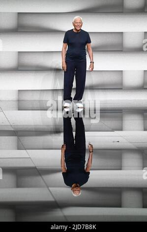 Milan, Italie. 18th juin 2022. Milan, semaine de la mode hommes, Printemps été 2023 Emporio Armani Fashion Show - mode hommes Printemps été 2023 Fashion show Emporio Armani photo: Giorgio Armani crédit: Agence de photo indépendante/Alamy Live News Banque D'Images