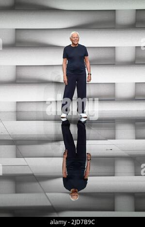Milan, Italie. 18th juin 2022. Milan, semaine de la mode hommes, Printemps été 2023 Emporio Armani Fashion Show - mode hommes Printemps été 2023 Fashion show Emporio Armani photo: Giorgio Armani crédit: Agence de photo indépendante/Alamy Live News Banque D'Images