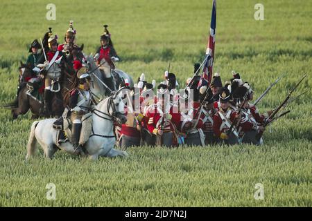 Waterloo, Belgique. 18th juin 2022. Les réacteurs se sont produits lors de la reconstitution de la bataille de Waterloo de 1815 à Waterloo, en Belgique, au 18 juin 2022. Environ 2 000 ré-acteurs, plus de 100 chevaux ainsi que plus de 20 canons ont participé à la reconstitution, montrant le clash de 18 juin 1815 entre Napoléon et Wellington. L'événement a marqué le 207th anniversaire de la bataille de Waterloo. Credit: Zheng Huansong/Xinhua/Alay Live News Banque D'Images