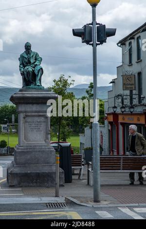 Tipperary Town est niché dans le cadre superbe et pittoresque de la Golden Vale, à seulement 6,5 kilomètres du Glen d'Aherlow, magnifiquement isolé. Conseil Banque D'Images