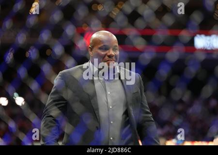 Austin, Texas, Austin, TX, États-Unis. 18th juin 2022. AUSTIN, TX - JUIN 18: Daniel Cormier, ancien champion de l'UFC pendant la nuit de combat de l'UFC: Kattar v Emmett au Moody Centre on 18 juin 2022 à Austin, Texas, États-Unis. (Credit image: © Louis Grasse/PX Imagens via ZUMA Press Wire) Credit: ZUMA Press, Inc./Alamy Live News Banque D'Images