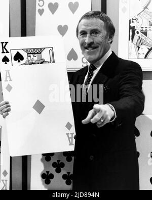 BRUCE FORSYTH, LE JEU DE CARTES DE BRUCE FORSYTH, 1985, Banque D'Images