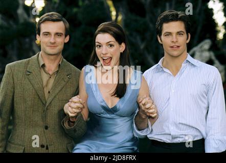 BLEU,HATHAWAY,PIN, LES JOURNAUX DE LA PRINCESSE 2: ENGAGEMENT ROYAL, 2004, Banque D'Images