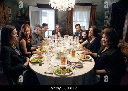 NICHOLSON,LEWIS,MULRONEY,CUMBERBATCH,COOPER,MCGREGOR,BRESLIN,ROBERTS,MARTINDALE, AOÛT : OSAGE COUNTY, 2013, Banque D'Images