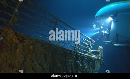 MIR SUBMERSIBLE ÉTUDIE L'ÉPAVE DU TITANIC, LES FANTÔMES DE L'ABÎME, 2003, Banque D'Images