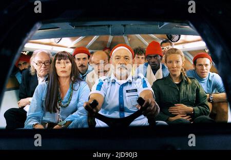 GAMBON,HUSTON,TAYLOR,CORT,MURRAY,JORGE,BLANCHETT,DAFOE, LA VIE AQUATIQUE AVEC STEVE ZISSOU, 2004, Banque D'Images