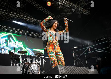 Sabrina Washington de mis-Teeq au Festival Fantasia, Promenade Park, Maldon, Essex © Clarissa Debenham / Alamy Banque D'Images