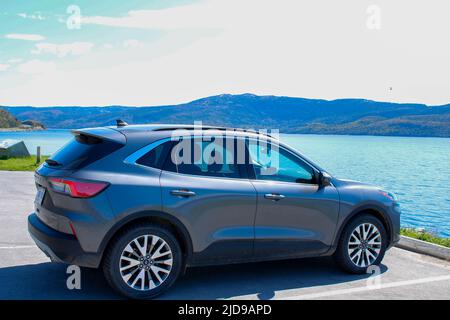 25 mai 2022, gros-Morne Terre-Neuve : photo éditoriale d'une voiture d'évasion ford dans les montagnes de terre-neuve Banque D'Images