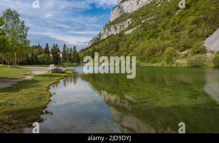 Réserve naturelle de Nembia. Oasis naturaliste du lac Nembia à l'ouest du Trentin-Haut-Adige - Parc naturel d'Adamello-Brenta - nord de l'Italie - sud de l'UE Banque D'Images