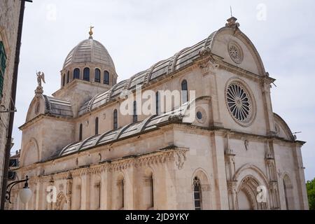 Sibenik, Croatie - 26 mai, 2022, la cathédrale Saint-Jacques (croate : Katedrala sv. Jakova) est une basilique triple nef Banque D'Images