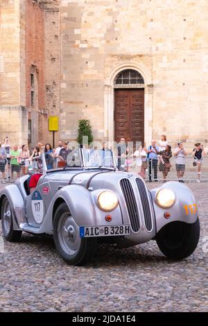 Parme, Italiy - 06, 18, 2022: Course automobile classique mille Miglie 2022, Banque D'Images