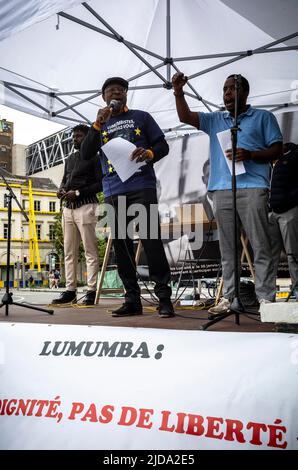 La diaspora congolaise rend hommage à Patrice Emery Lumumba, pendant la période la plus prospère à Bruxelles, Belgique le 19/06/2022 Lumumba était un homme politique congolais et un dirigeant indépendantiste qui a été le premier Premier ministre de la République démocratique du Congo. Après son assassinat, Lumumba est considéré comme un martyr du mouvement panafricain. Pendant les manifestations, les militants ont exigé la punition des responsables de l'assassinat, qui sont encore en liberté malgré le passage des années. Par Wiktor Dabkowski Banque D'Images