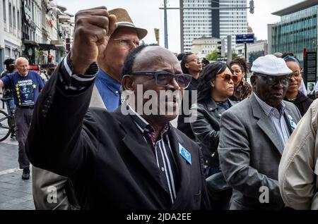 La diaspora congolaise rend hommage à Patrice Emery Lumumba, pendant la période la plus prospère à Bruxelles, Belgique le 19/06/2022 Lumumba était un homme politique congolais et un dirigeant indépendantiste qui a été le premier Premier ministre de la République démocratique du Congo. Après son assassinat, Lumumba est considéré comme un martyr du mouvement panafricain. Pendant les manifestations, les militants ont exigé la punition des responsables de l'assassinat, qui sont encore en liberté malgré le passage des années. Par Wiktor Dabkowski Banque D'Images