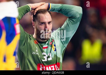 Cologne, Allemagne. 19th juin 2022. Handball: Ligue des Champions, FC Barcelone - KS vive Kielce, finale, finale quatre, finale, Lanxess Arena. Andreas Wolff, gardien de but de Kielce, réagit après le match. Credit: Marius Becker/dpa/Alay Live News Banque D'Images