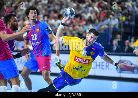 Cologne, Allemagne. 19th juin 2022. Nicolas Tournat lors du match de handball de la Ligue des champions de l'EHF entre Barca et Lomza vive Kielce sur 19 juin 2022 à Cologne, en Allemagne. (Photo par Andrachiewicz/PressFocus/SIPA USA) France OUT, Pologne OUTFrance OUT, Pologne OUT crédit: SIPA USA/Alay Live News Banque D'Images