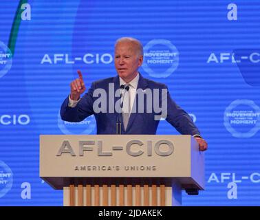PHILADELPHIE, PA, USA - 14 JUIN 2022: Le président Joe Biden prononce une allocution à la convention constitutionnelle quadriennale AFL-CIO de 29th. Banque D'Images