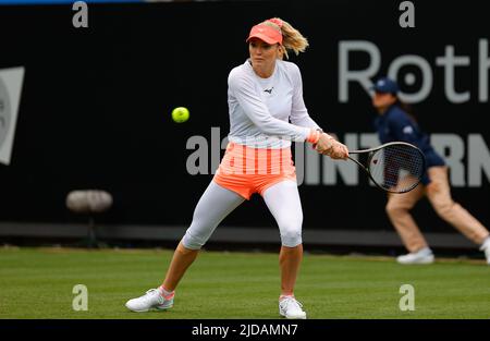 Devonshire Park, Eastbourne, Royaume-Uni. 19th juin 2022. Rothesy International série WTA 500 Tournoi de tennis de pelouse; Tereza Martincova (CZE) joue contre Katie Boulter (GBR) crédit: Action plus Sports/Alay Live News Banque D'Images