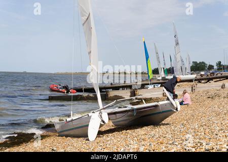 Kent, Royaume-Uni. 19th juin 2022. Tankerton 60 minutes de course de voile 'Commodore 3 & 4' a eu lieu sous l'eau saccadée dans un après-midi venteux d'été aujourd'hui.Credit: Xiu Bao/Alay Live News Banque D'Images