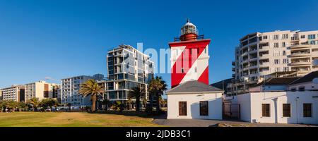 Sea point Promenade et le phare de Green point au Cap; Sea point, le Cap, Afrique du Sud Banque D'Images
