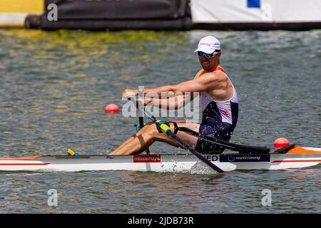 Poznan, Pologne. 19th juin 2022. Melvin Twellaar, des pays-Bas, participe à la finale masculine de la coupe d'aviron du monde II 2022 sur le lac Malte à Poznan, en Pologne, au 19 juin 2022. Credit: Pawel Jaskolka/Xinhua/Alamy Live News Banque D'Images