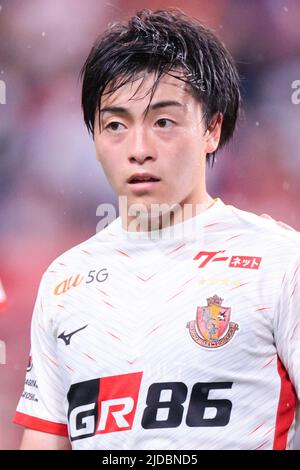 Saitama, Japon. 18th juin 2022. Yuki Soma (Grampus) football : 2022 J1 rencontre de ligue entre les diamants rouges Urawa 3-0 Nagoya Grampus au stade Saitama 2002 à Saitama, Japon . Credit: AFLO SPORT/Alay Live News Banque D'Images