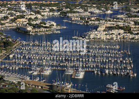 France, Gard, le Grau-du-Roi Port Camargue, une des plus grandes marina d'Europe, (photo aérienne) Banque D'Images