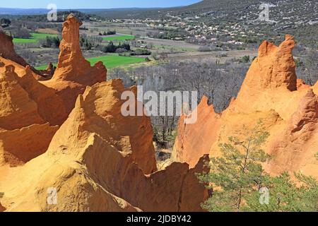 France, Vaucluse Rustrel, les carrières d'ocre, cheminées de fées Banque D'Images