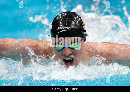 Budapest, Hongrie. 19th juin 2022. Louis Croenen belge photographié pendant le papillon masculin 200m aux championnats du monde de natation à Budapest, Hongrie, dimanche 19 juin 2022. Les Championnats du monde 19th de la FINA 2022 ont lieu du 18 juin au 03 juillet. BELGA PHOTO NIKOLA KRSTIC crédit: Belga News Agency/Alay Live News Banque D'Images