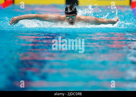 Budapest, Hongrie. 19th juin 2022. Louis Croenen belge photographié pendant le papillon masculin 200m aux championnats du monde de natation à Budapest, Hongrie, dimanche 19 juin 2022. Les Championnats du monde 19th de la FINA 2022 ont lieu du 18 juin au 03 juillet. BELGA PHOTO NIKOLA KRSTIC crédit: Belga News Agency/Alay Live News Banque D'Images