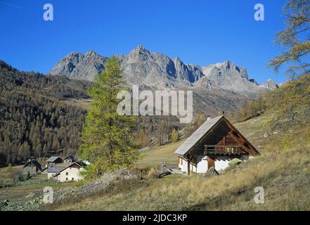 France, Hautes-Alpes (05) Névache, chalet de montagne, vallée de la Clarée, Banque D'Images