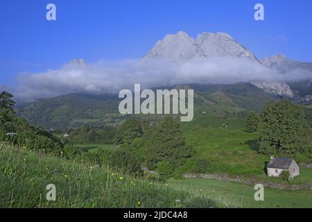 France, Pyrénées-Atlantiques Lescun, Cirque de Lescun, Parc national des Pyrénées Banque D'Images